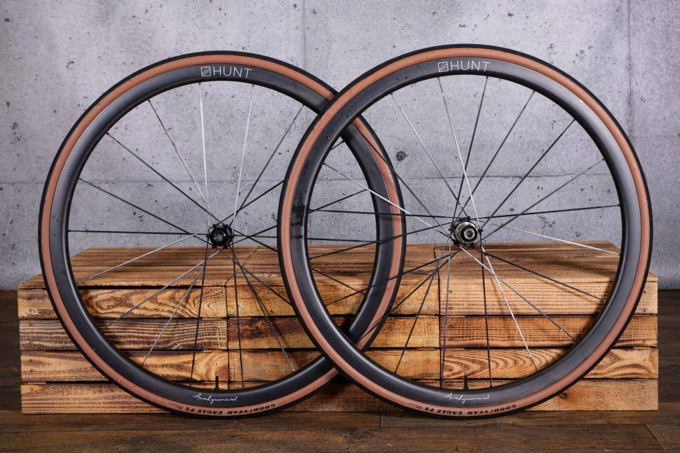 Road.cc 9/10 Review - Hunt 32 Aerodynamicist UD Carbon Spoke Disc Wheelset