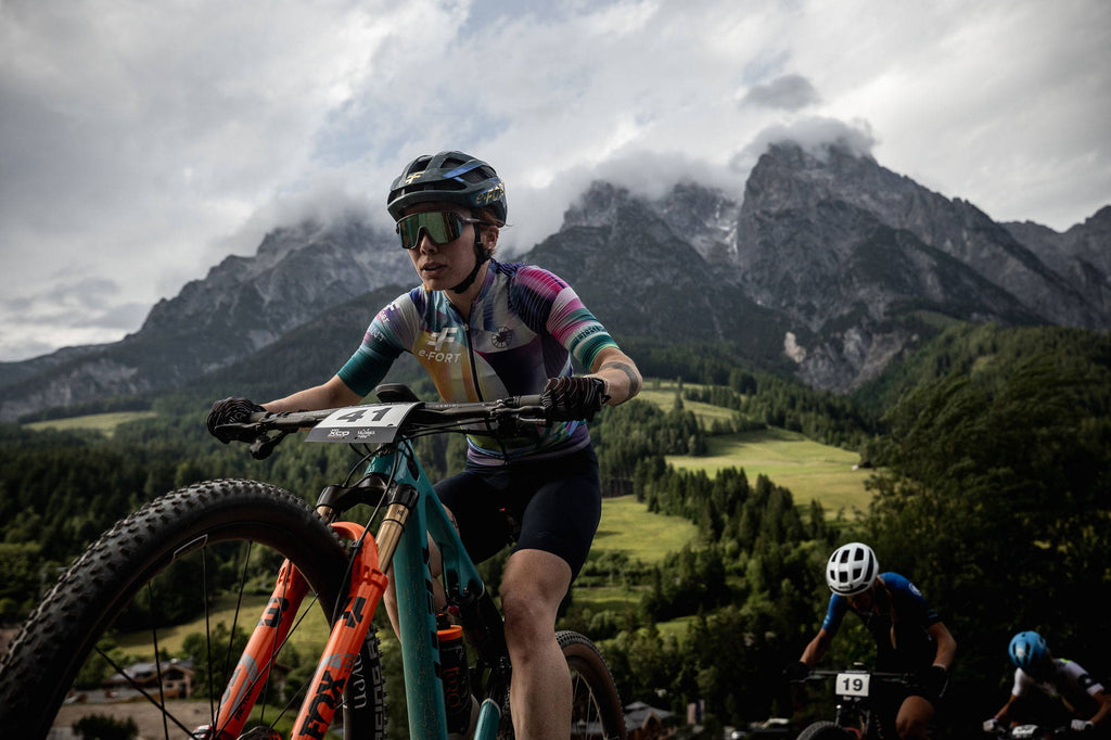 Isla Short's Sub-10kg Yeti ASR - The Lightest Bike on the World Cup Circuit?