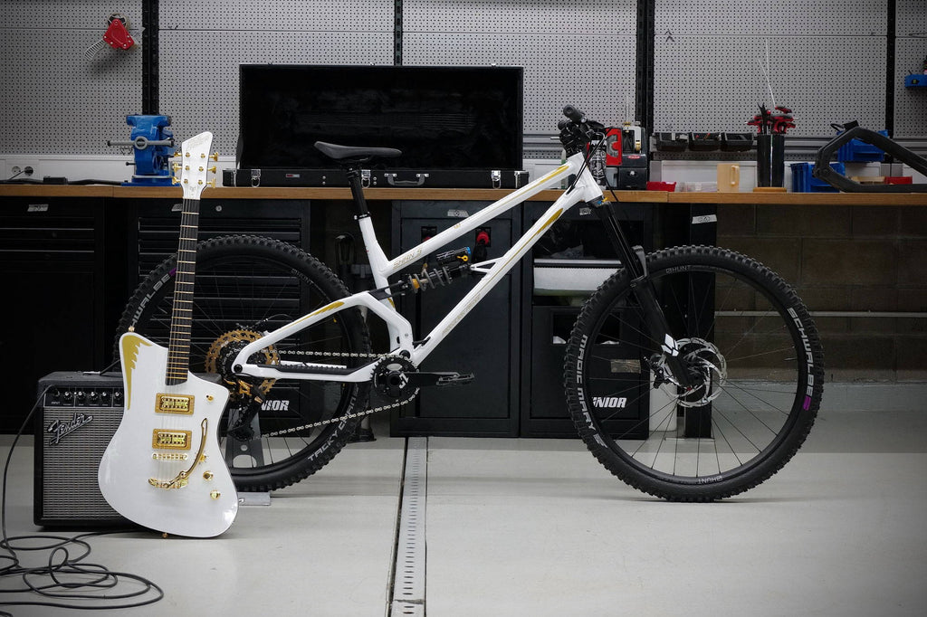 Production Privée x HUNT Mountain - Ridecaster collaboration