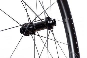 <h1>SPOKES</h1><i>Pillar Wing 20 Elliptical Aero stainless steel spokes offer excellent performance-to-weight, and significant aero gains over round spokes. The patented design resists twisting under tension. Black anodized finish.</i>