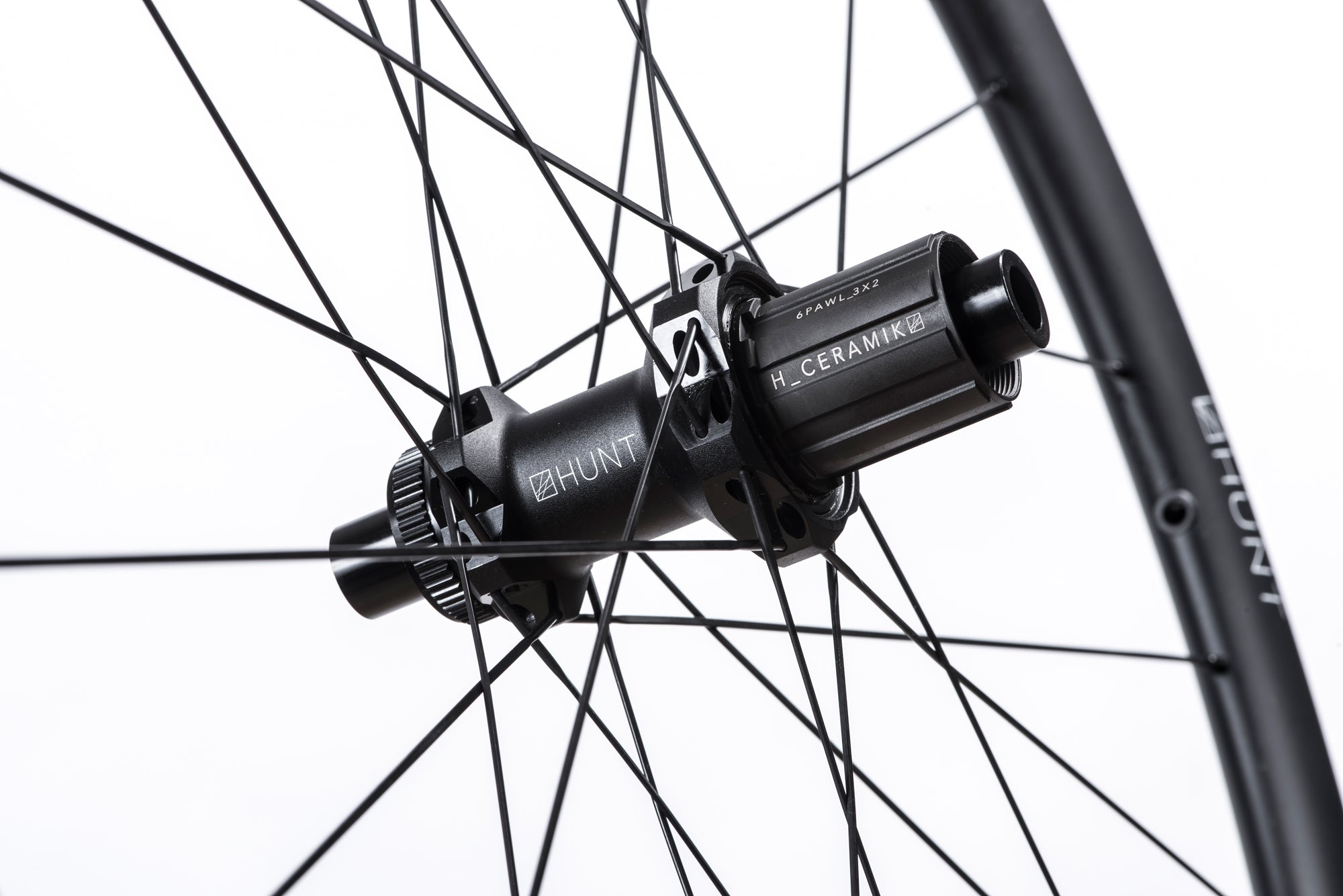 <h1>Freehub Body</h1><i>Durability is a theme for HUNT as time and money you spend fixing is time and money you cannot spend riding or upgrading your bikes. As a result, we’ve developed the H_CERAMIK coating to provide excellent durability and protect against cassette sprocket damage often seen on standard alloy freehub bodies.</i>