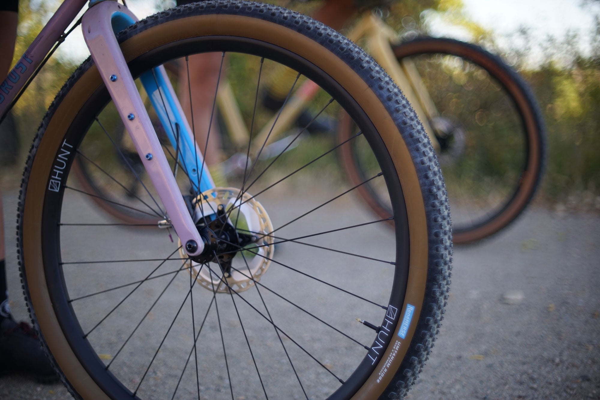 HUNT 650B Adventure Carbon Disc Wheelset