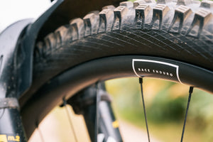 Rim BedA re-worked rim bed design makes tubeless tire installation a breeze. At the same time our engineers ensured a large flat area to fend off pinch flats when running lower tire pressures.