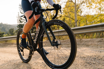 <h1>Tire Compatability</h1><i>Designed around a 24.5mm internal rim width optimized aerodynamically for 38-42c gravel tyres but will work with any tyre up to 54c. Also works excellently with clincher tires and tubes. They feature a hooked tyre retention design and are both fully ETRTO-compatible and tubeless-ready.</i>